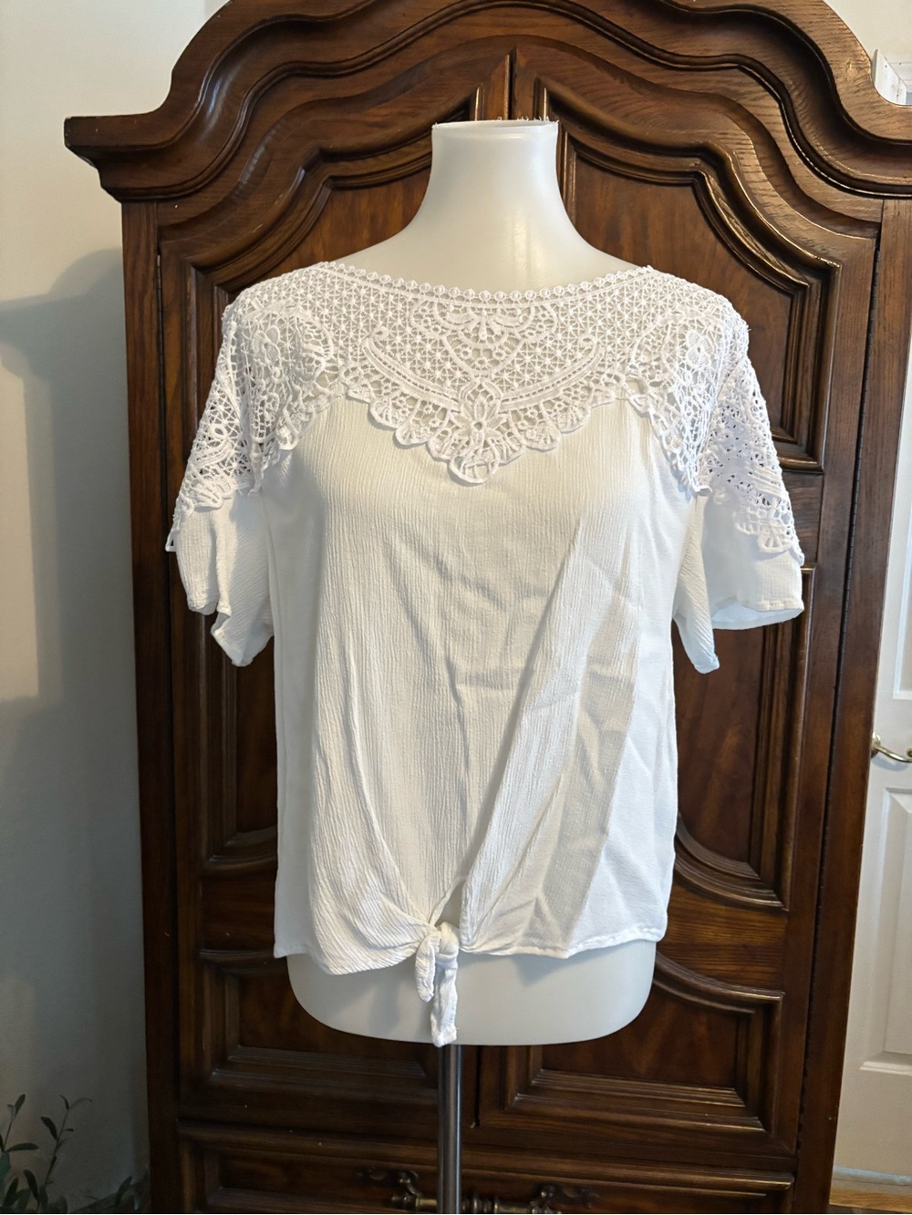 Indigo poppy White lace blouse with tie front detail